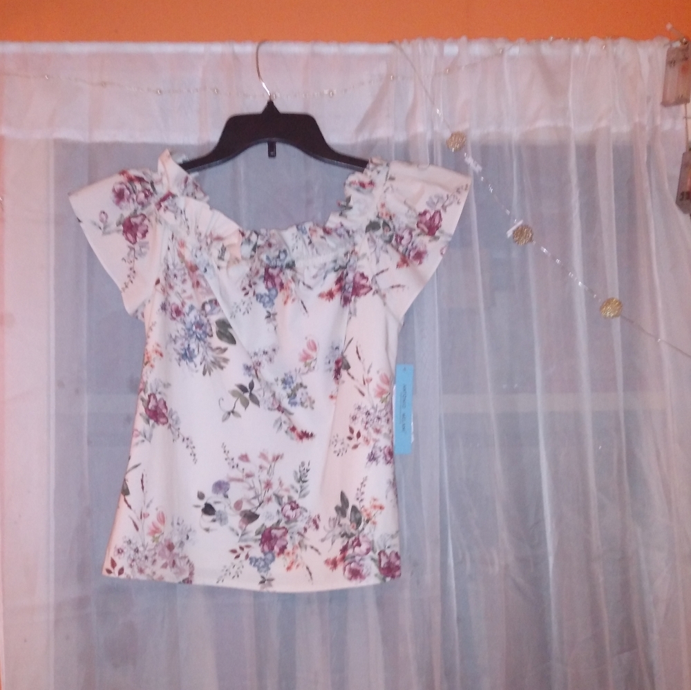 Gianni Bini Floral Top